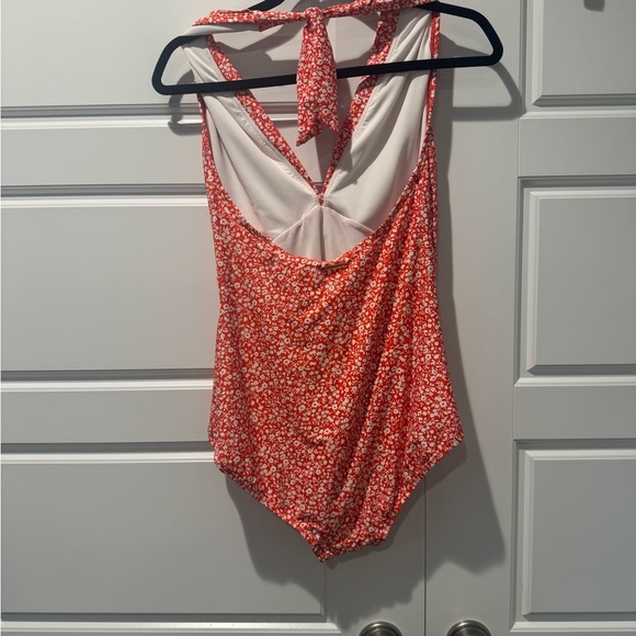 Michael Michael Kors Women's 236282 V-Twist Halter One-Piece Swimsuit Size 16 - Picture 6 of 8